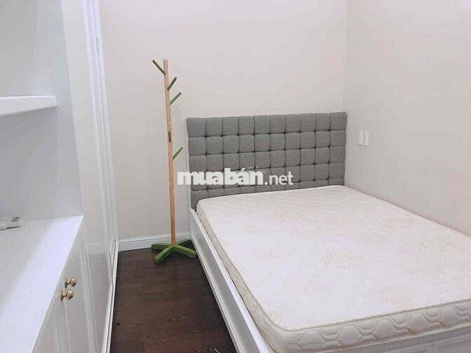 Cho thuê 2PN.2WC đầy đủ nội thất ở ngay nhà mới đẹp Golden Mansion