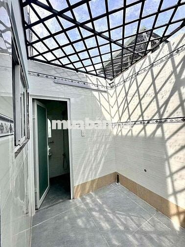 NHÀ GIÁ RẺ 3PN2WC HẺM XE TẢI KÊNH NƯỚC ĐEN BÌNH TÂN