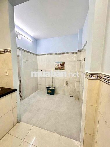 NHÀ GIÁ RẺ 3PN2WC HẺM XE TẢI KÊNH NƯỚC ĐEN BÌNH TÂN