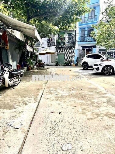 NHÀ GIÁ RẺ 3PN2WC HẺM XE TẢI KÊNH NƯỚC ĐEN BÌNH TÂN