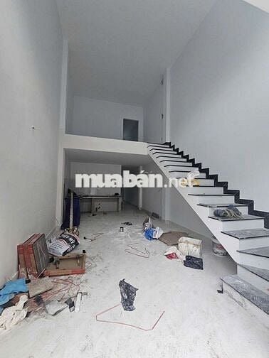 Nhà mới xây đườg ôtô thông kdc phú nhân ra ql1a ,2pn + 1p. đi gv gần ,