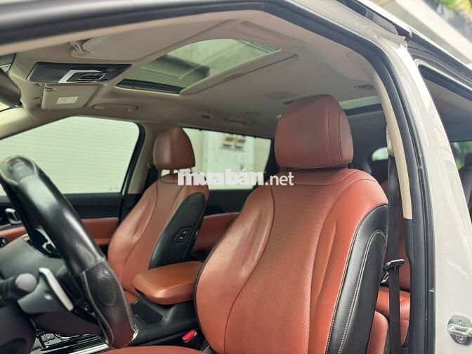 Kia Carnival 2022 2.2D Signature 7 ghế (clone)