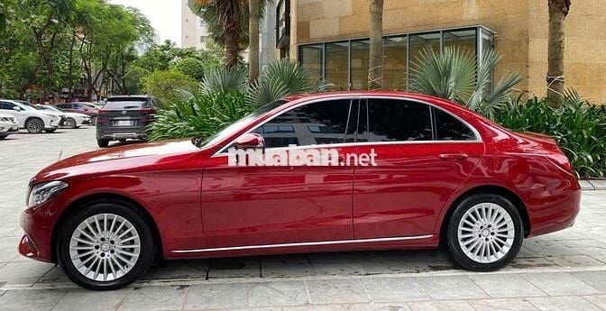 Mercedes Benz C250 Exclusive 2016 màu đỏ