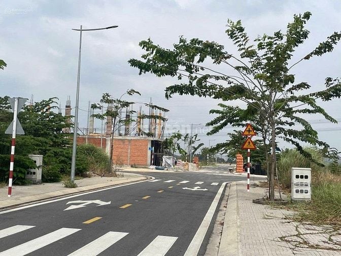 CẦN BÁN 100m2 ĐẤT GẦN CHỢ AN BÌNH, SỔ HỒNG RIÊNG-XÂY TỰ DO GIÁ TỐT