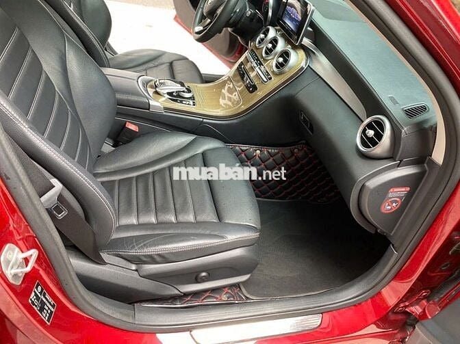 Mercedes Benz C250 Exclusive 2016 màu đỏ