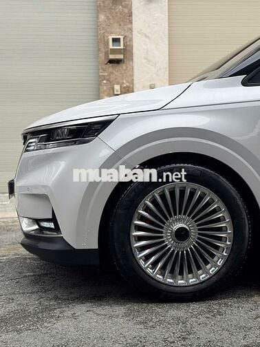 Kia Carnival 2022 2.2D Signature 7 ghế (clone)