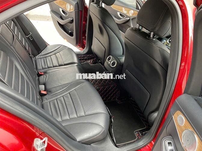 Mercedes Benz C250 Exclusive 2016 màu đỏ