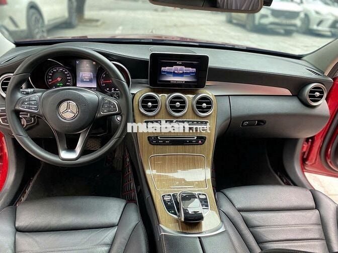 Mercedes Benz C250 Exclusive 2016 màu đỏ