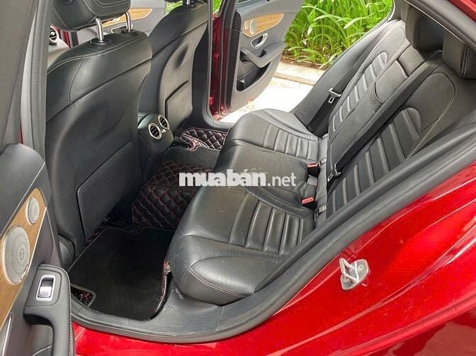 Mercedes Benz C250 Exclusive 2016 màu đỏ
