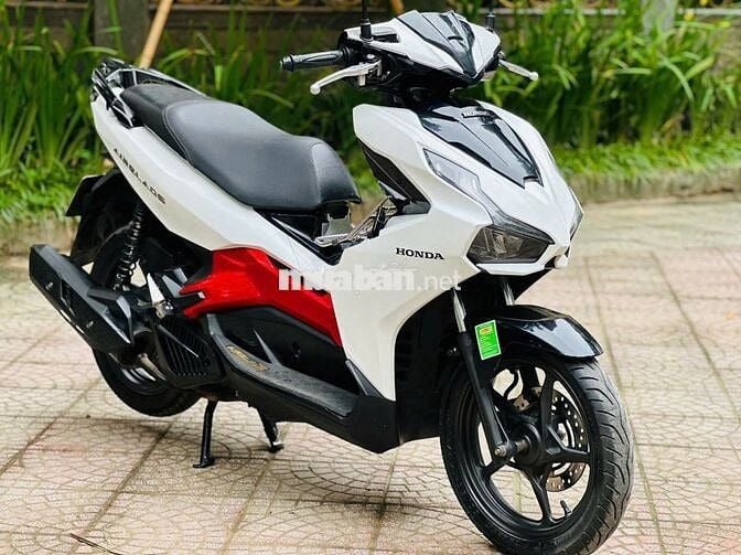 Honda Air Blade Trắng Đỏ Đen