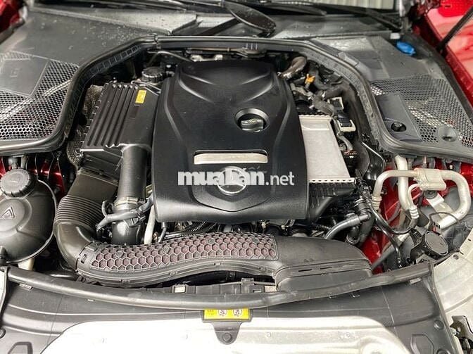 Mercedes Benz C250 Exclusive 2016 màu đỏ