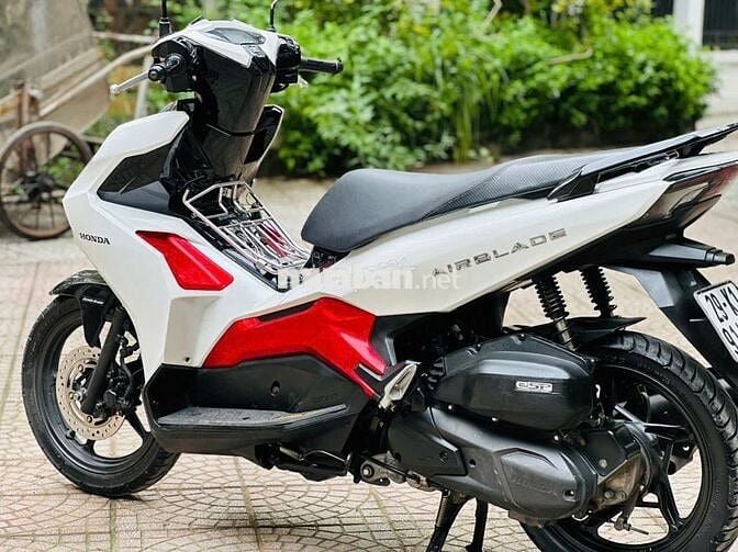 Honda Air Blade Trắng Đỏ Đen