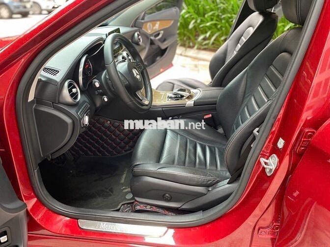 Mercedes Benz C250 Exclusive 2016 màu đỏ