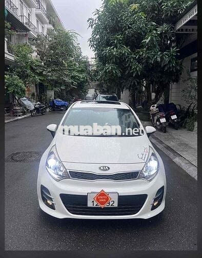 Kia Rio 2015 1.4 AT Hatchback - 83000 km