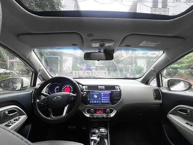 Kia Rio 2015 1.4 AT Hatchback - 83000 km