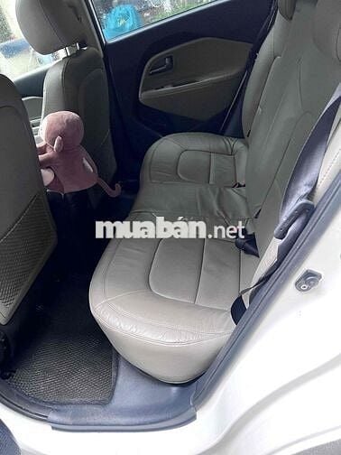 Kia Rio 2015 1.4 AT Hatchback - 83000 km