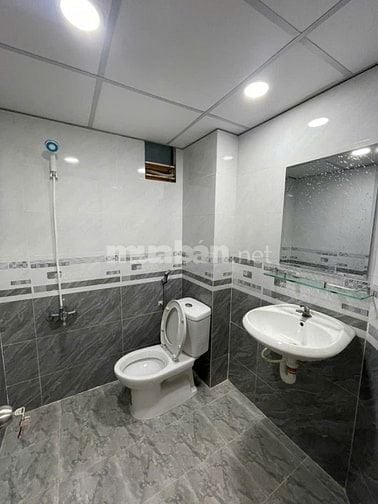 BÁN CHUNG CƯ A9, NGUYỄN XÍ quận BÌNH THẠNH, 61m, có sổ hồng, giá 2,75T