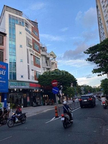 Bán Khách Sạn Mặt Tiền Đường Trần Nguyên Đán, P3, Bình thạnh, 42 phòng
