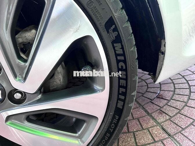 Kia Rio 2015 1.4 AT Hatchback - 83000 km