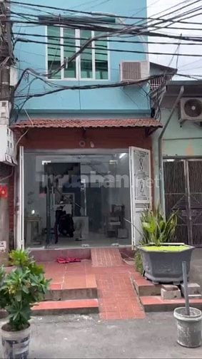 Cho thuê 2 tầng nhà mới ngõ ô tô to phố Vũ Tông Phan, Thanh Xuân