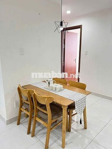 Chung cư Remax , ngay chợ lớn Q6 , 82m2 , 2PN , 2 WC ,nội thất cao cấp