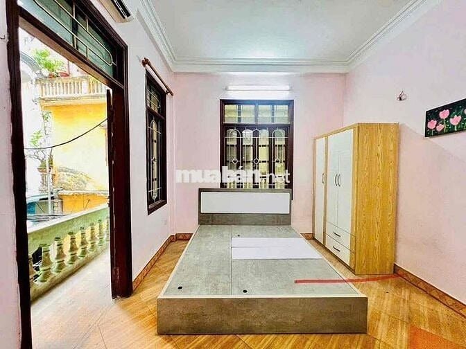 Bán nhà Lê Văn Lương, Cầu Giấy lô góc ô tô 35m 10 tỷ