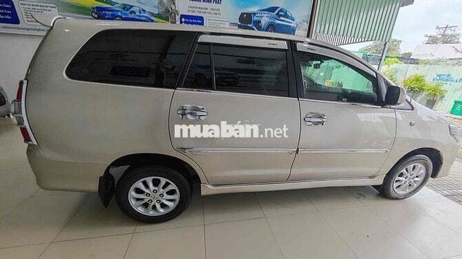 Toyota Innova 2014 E - 92000 km