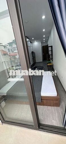 CCMN 30m2 Full đồ xịn sò. Ban công thoáng tại Quan Nhân