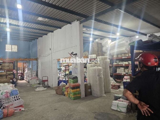 CHO THUÊ KHO,XƯỞNG 12X20M GIÁ 18TR/T, NGAY EON TÂN PHÚ