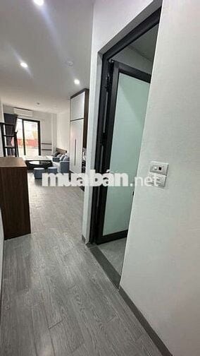 CCMN 30m2 Full đồ xịn sò. Ban công thoáng tại Quan Nhân