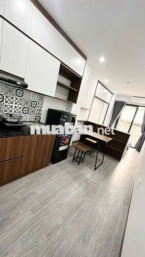 CCMN 30m2 Full đồ xịn sò. Ban công thoáng tại Quan Nhân