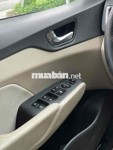 Hyundai Accent 2023 1.4 AT - 46000 km