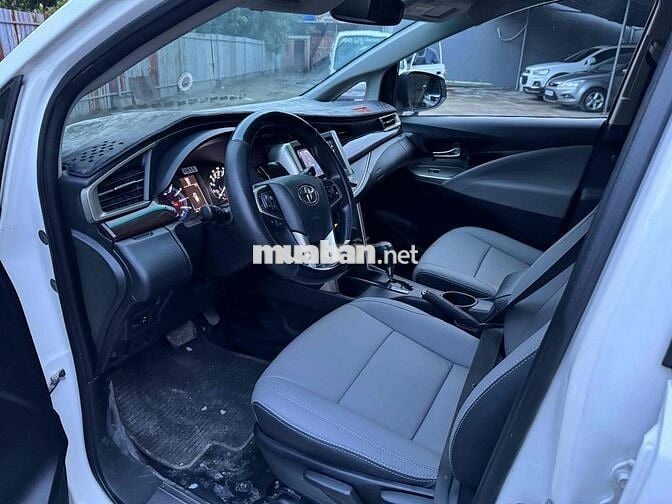 Toyota Innova 2018 2.0G - 120000 km