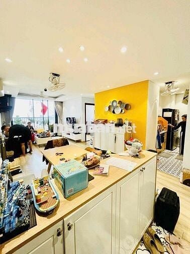 Bán căn chung cư lôc góc cao cấp,102m 3 ngủ,trung tâm ngoại giao đoàn