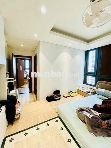 Bán căn chung cư lôc góc cao cấp,102m 3 ngủ,trung tâm ngoại giao đoàn