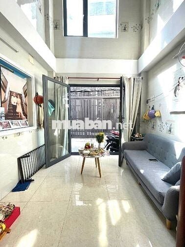 NHÀ TÔN ĐẢN Q4- 4 LẦU ĐÚC - 32m2 - KO QH- CHỈ 4.5 TỶ