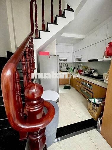 NHÀ TÔN ĐẢN Q4- 4 LẦU ĐÚC - 32m2 - KO QH- CHỈ 4.5 TỶ