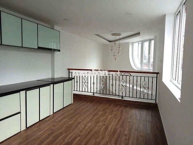 Cho thuê nguyên căn mới đẹp, 3pn, căn góc hẻm1/ Nguyễn tư Giản P12 GV