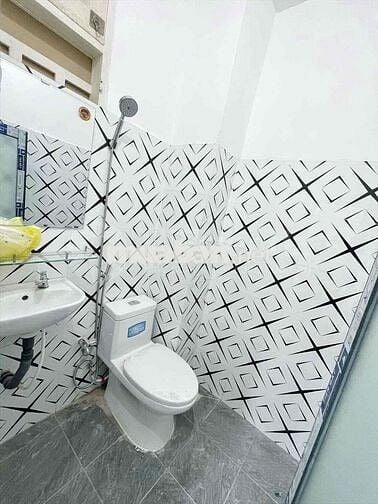 PHÒNG TRỌ CÓ GÁC BAN CÔNG TẠI QUANG TRUNG