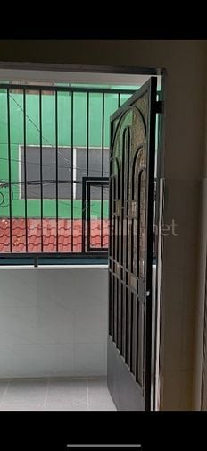 Cho thuê phòng lầu 1 có ban công