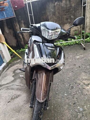 Cần đổi xe mới nên bán lại xe đang đi bình thường