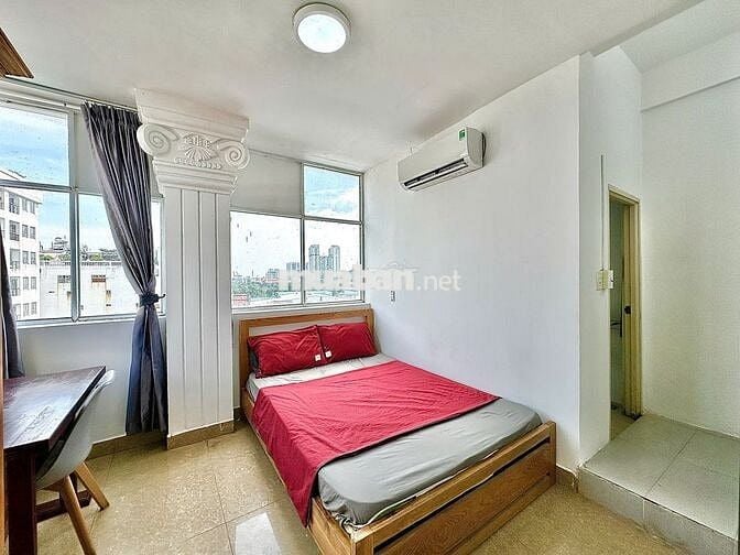 PHÒNG CỬA SỔ TRỜI THOÁNG MÁT NGAY LOTTE QUẬN 7 GIỜ TỰ DO CÓ THANG MÁY