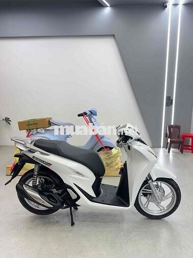 SH125 Cbs date 2024 Trắng rin siêu lướt 3k km