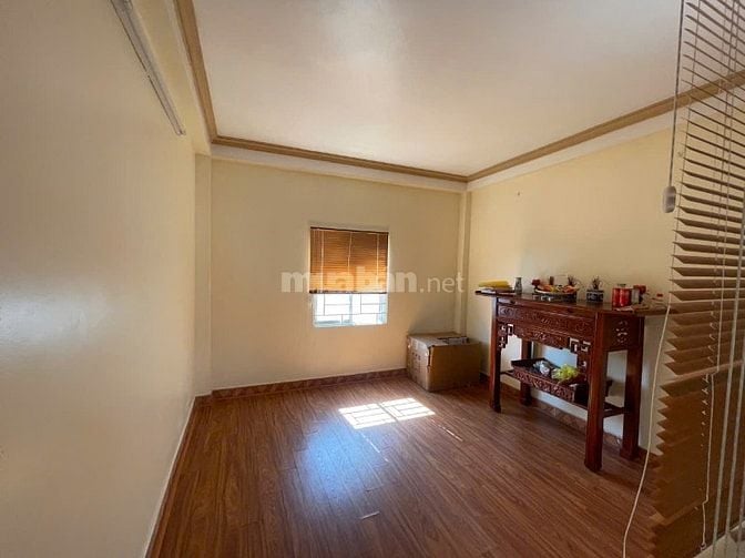 Nhà riêng ngõ phố hưng phúc yên sở dt40m2x4,5t giá 12tr có tl