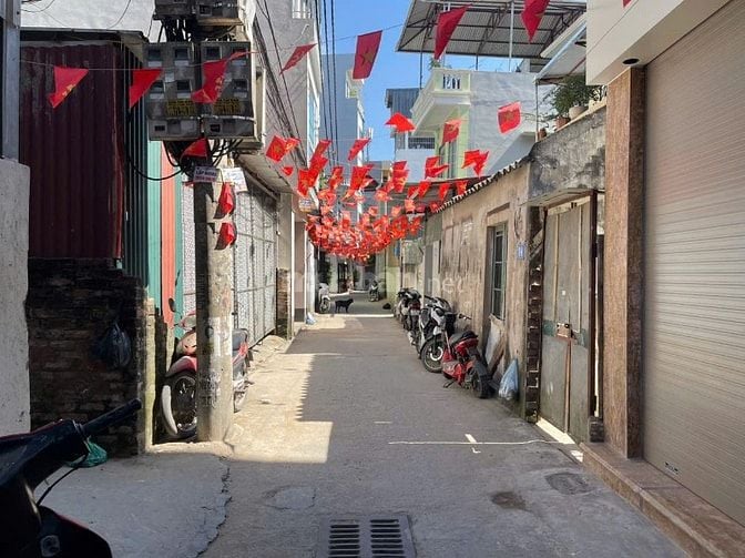 Nhà riêng ngõ phố hưng phúc yên sở dt40m2x4,5t giá 12tr có tl