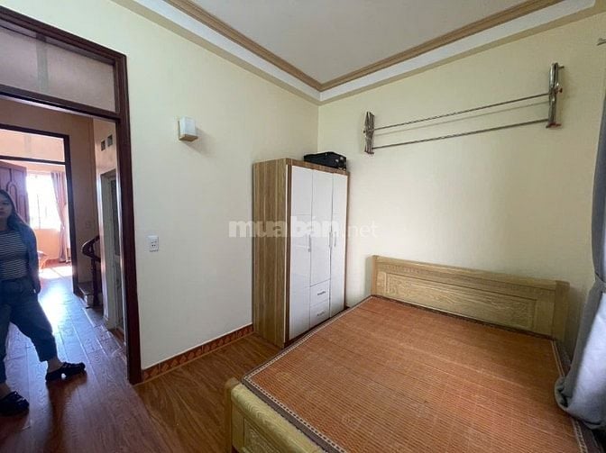 Nhà riêng ngõ phố hưng phúc yên sở dt40m2x4,5t giá 12tr có tl