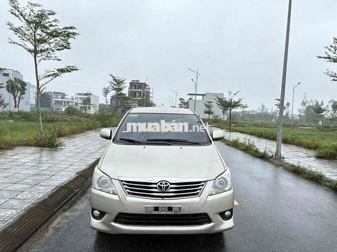 Toyota Innova 2013 G - 110000 km