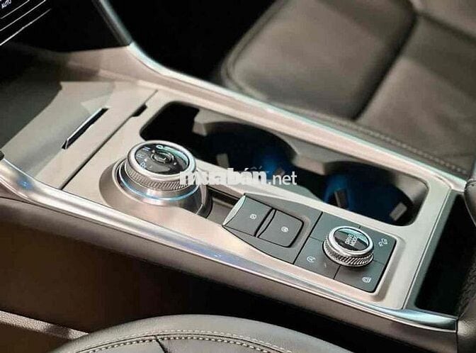 FORD EXPLORER 2022 – Còn 1 Chiếc ***