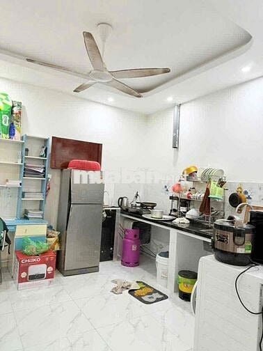 Hơn 2 tỷ chút có nhà đẹp Định Công Hạ-Oto sát nhà-Có sân trước-52M*2T