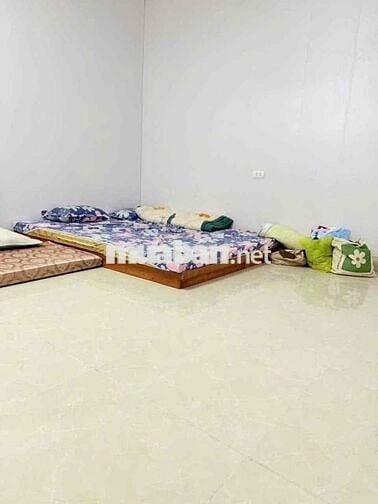 Hơn 2 tỷ chút có nhà đẹp Định Công Hạ-Oto sát nhà-Có sân trước-52M*2T